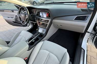 Седан Hyundai Sonata 2015 в 