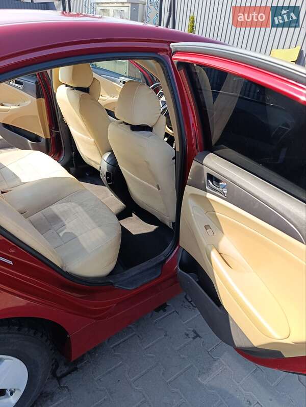 Седан Hyundai Sonata 2012 в Львове