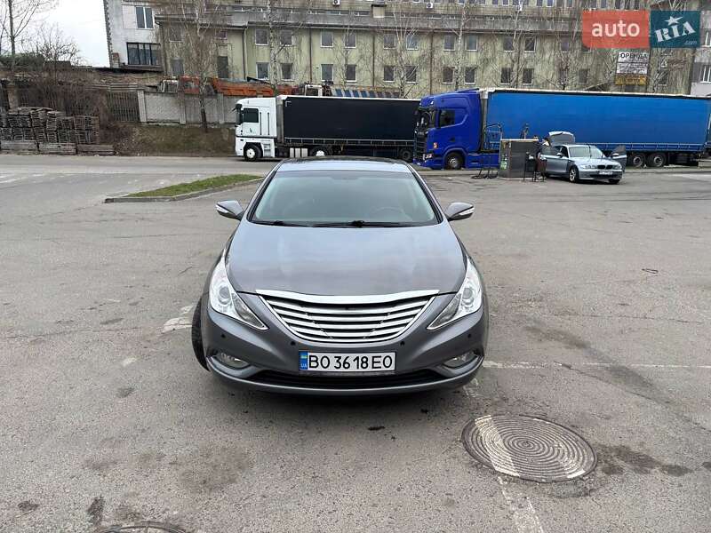 Седан Hyundai Sonata 2010 в Львове