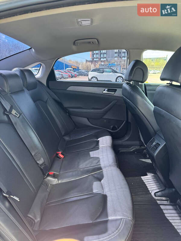 Седан Hyundai Sonata 2016 в Львове