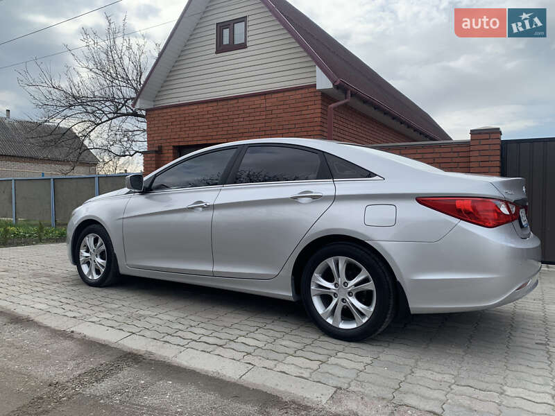 Седан Hyundai Sonata 2010 в Новомосковську