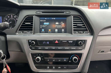 Седан Hyundai Sonata 2015 в 