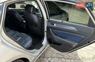 Седан Hyundai Sonata 2015 в 