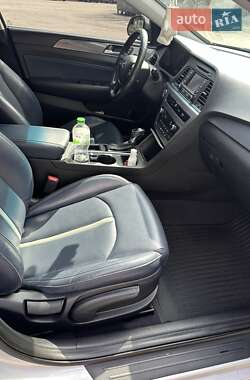 Седан Hyundai Sonata 2015 в 