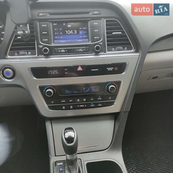 Седан Hyundai Sonata 2015 в Львове