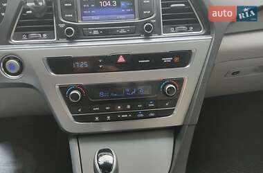 Седан Hyundai Sonata 2015 в 