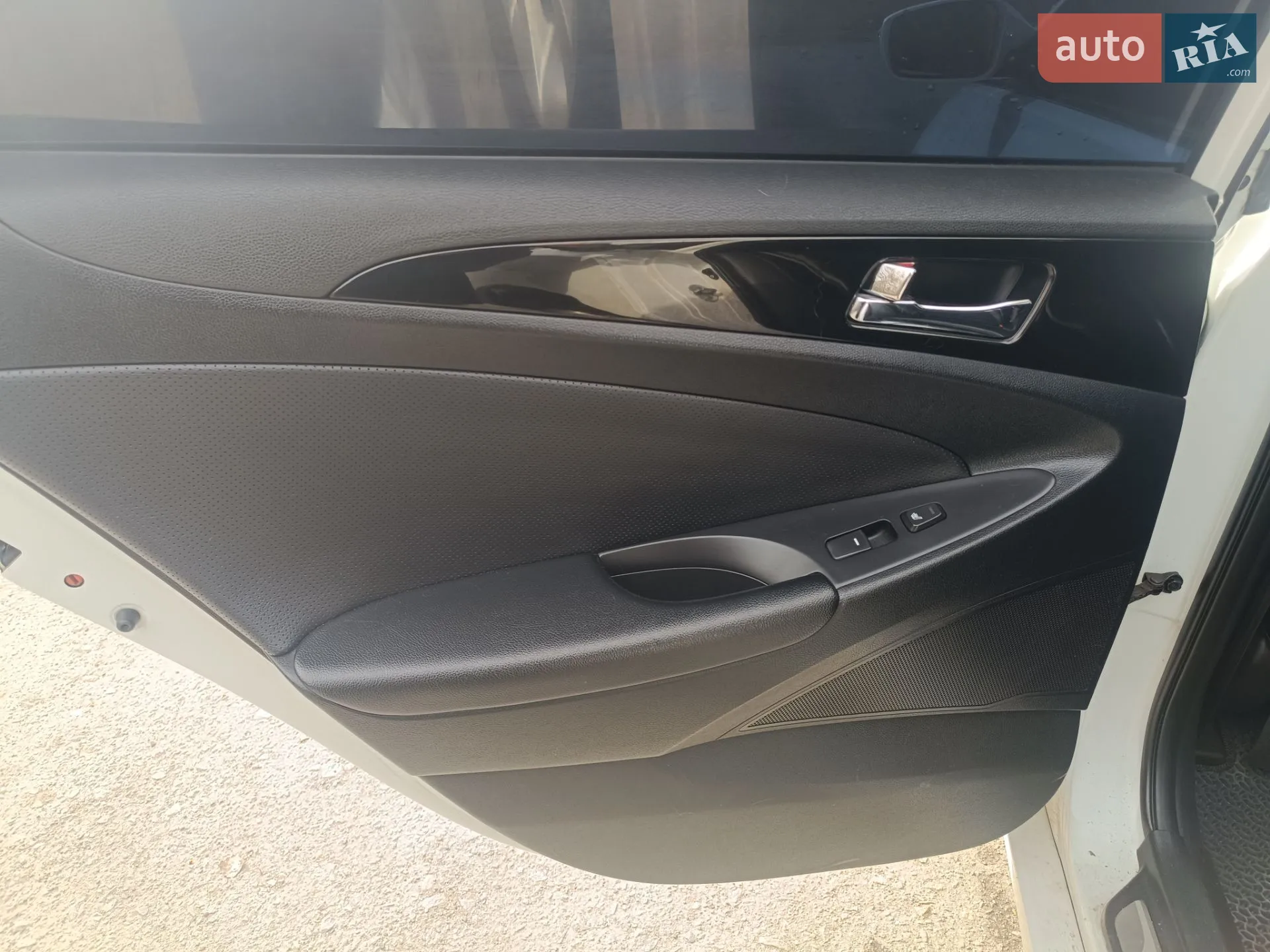 2010 Hyundai Sonata - мініатюра 10