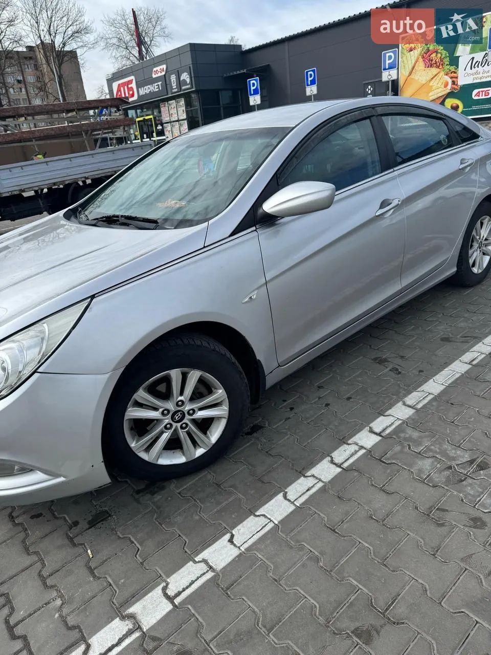 2010 Hyundai Sonata - мініатюра 16