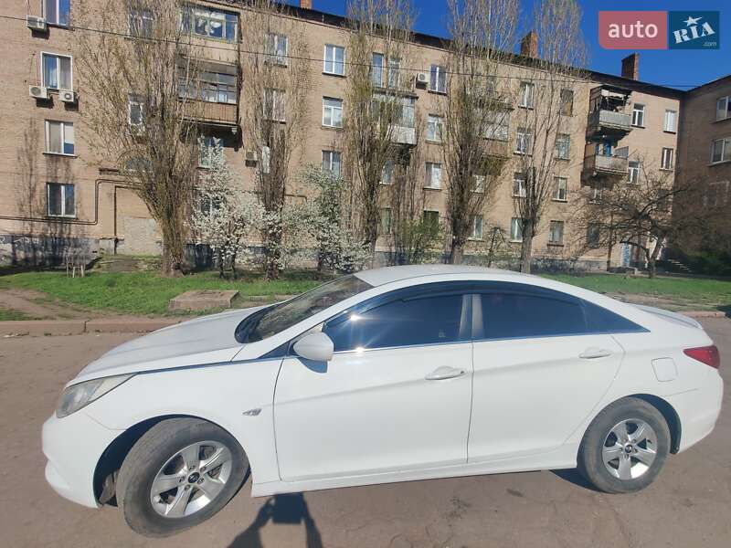 Седан Hyundai Sonata 2011 в Кривом Роге
