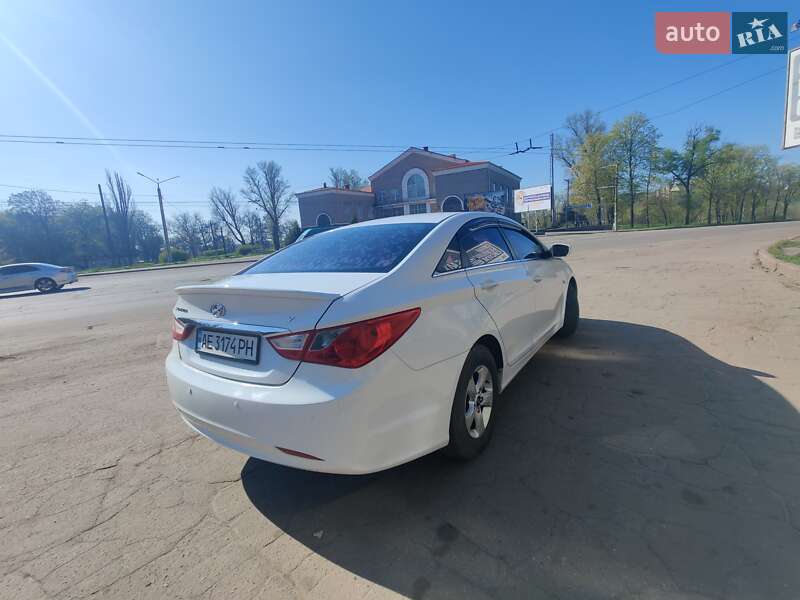 Седан Hyundai Sonata 2011 в Кривом Роге