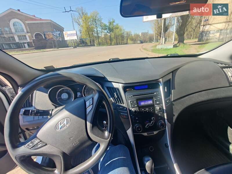 Седан Hyundai Sonata 2011 в Кривом Роге