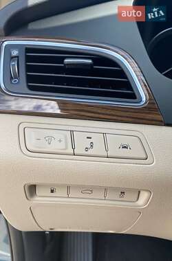 Седан Hyundai Sonata 2015 в 
