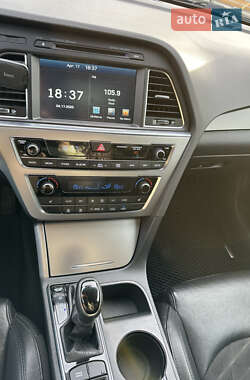 Седан Hyundai Sonata 2015 в 