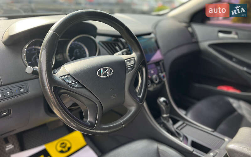 Седан Hyundai Sonata 2015 в Львове
