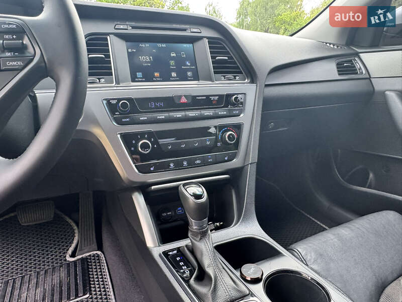 Седан Hyundai Sonata 2016 в Киеве