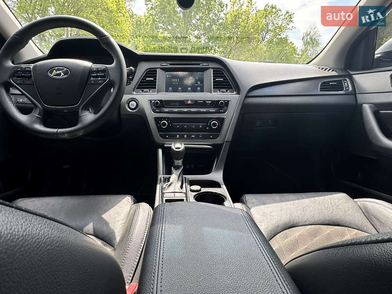 Седан Hyundai Sonata 2016 в Киеве