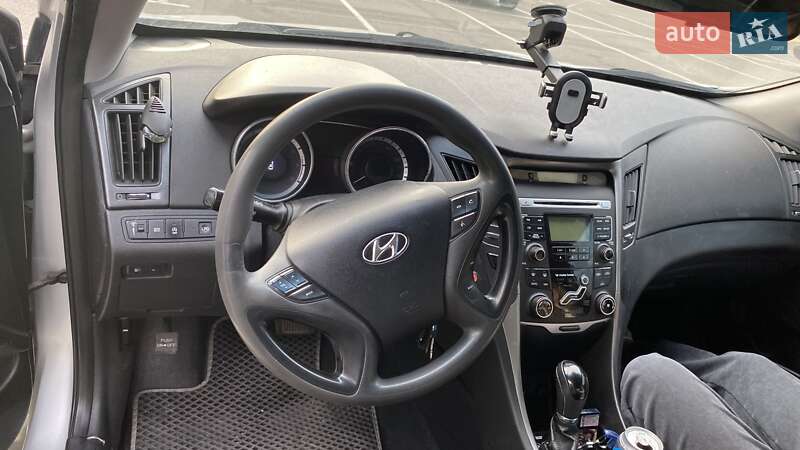 Седан Hyundai Sonata 2012 в Сумах