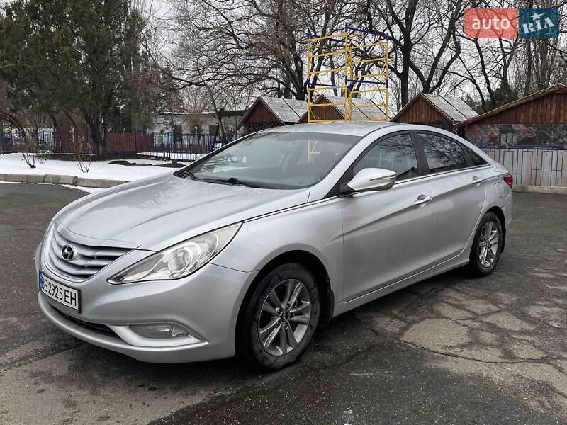 Hyundai Sonata 2012