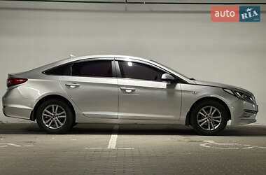Седан Hyundai Sonata 2015 в 