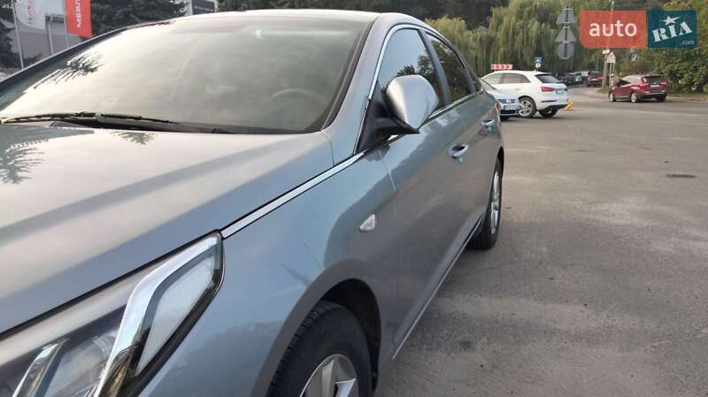 Седан Hyundai Sonata 2016 в Новоднестровске
