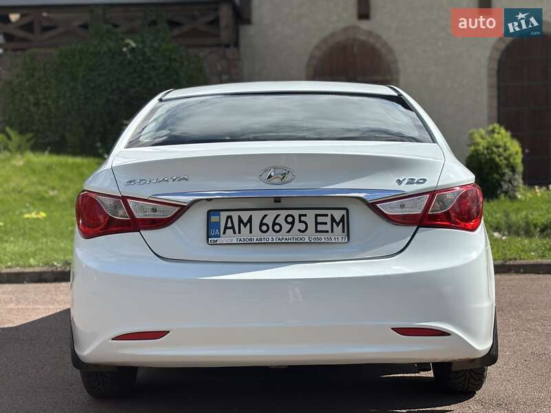 Седан Hyundai Sonata 2014 в Коростене