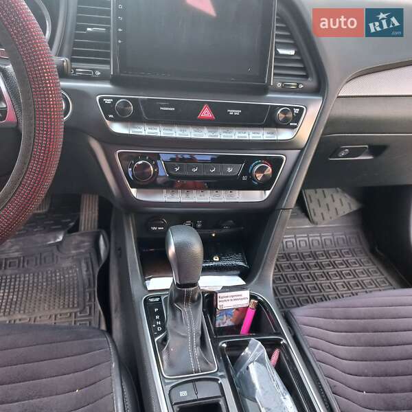 Седан Hyundai Sonata 2017 в Болграде