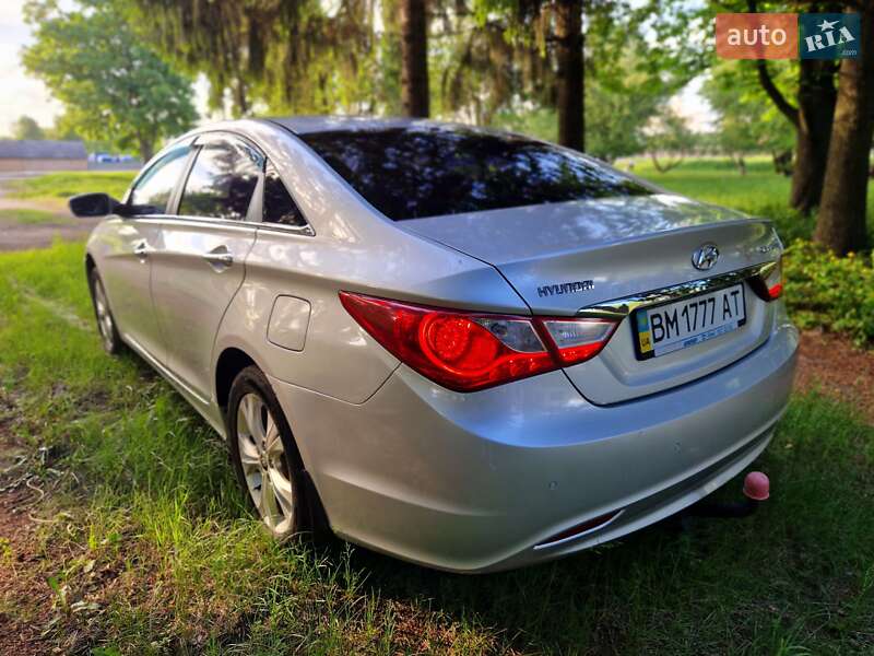 Седан Hyundai Sonata 2010 в Ромнах