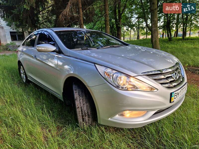 Седан Hyundai Sonata 2010 в Ромнах