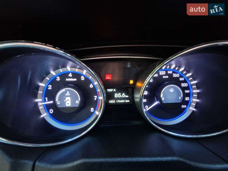 Седан Hyundai Sonata 2010 в Ромнах