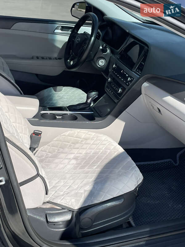 Седан Hyundai Sonata 2015 в Вознесенську