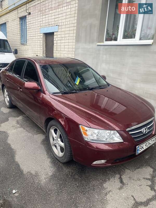 Седан Hyundai Sonata 2009 в Ровно