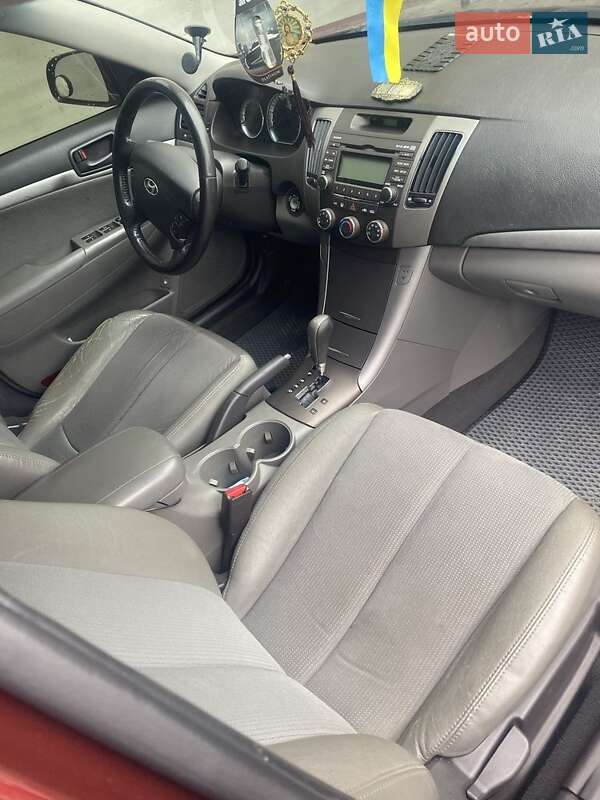 Седан Hyundai Sonata 2009 в Ровно