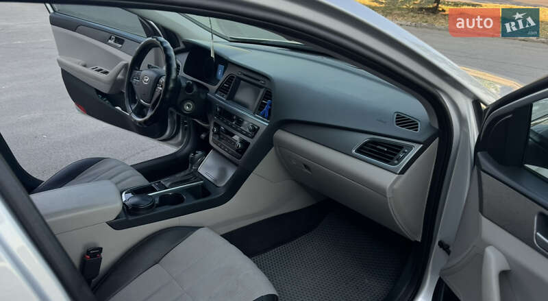 Седан Hyundai Sonata 2016 в Дніпрі