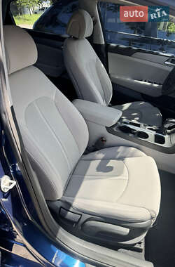 Седан Hyundai Sonata 2014 в 