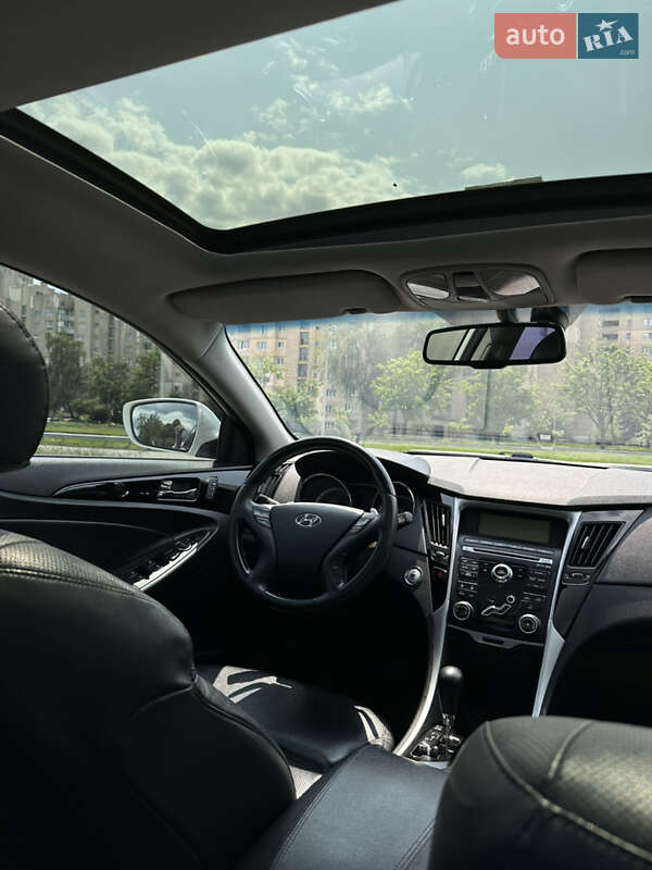 Седан Hyundai Sonata 2012 в Киеве
