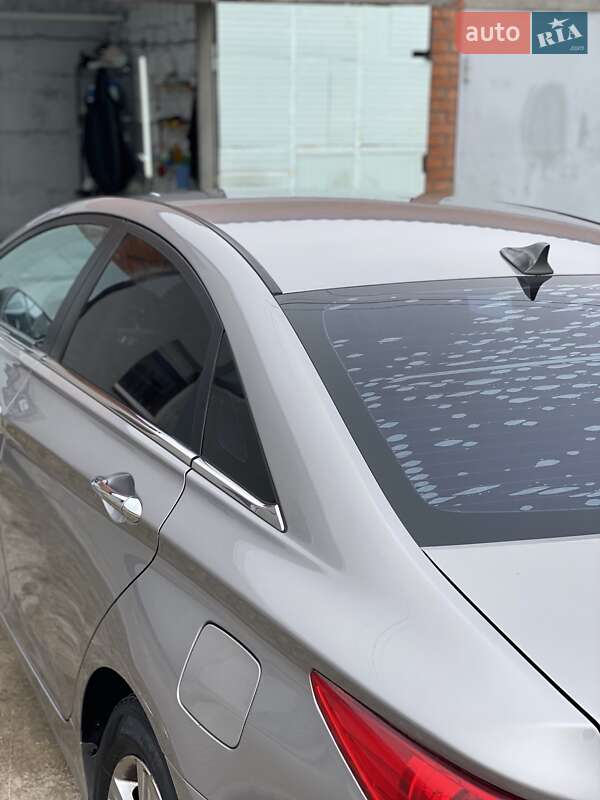 Седан Hyundai Sonata 2014 в Николаеве