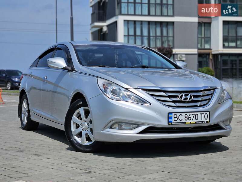 Hyundai Sonata 2012