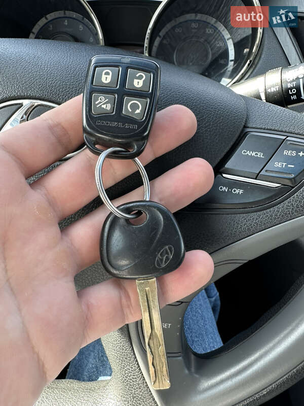 Седан Hyundai Sonata 2012 в Чернівцях