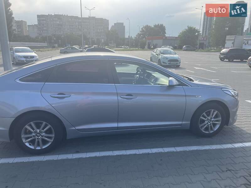 Седан Hyundai Sonata 2016 в Киеве