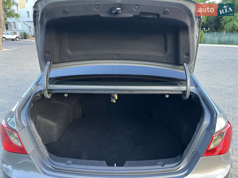 Седан Hyundai Sonata 2011 в Ізмаїлі фото 31 Седан Hyundai Sonata 2011 в Ізмаїлі