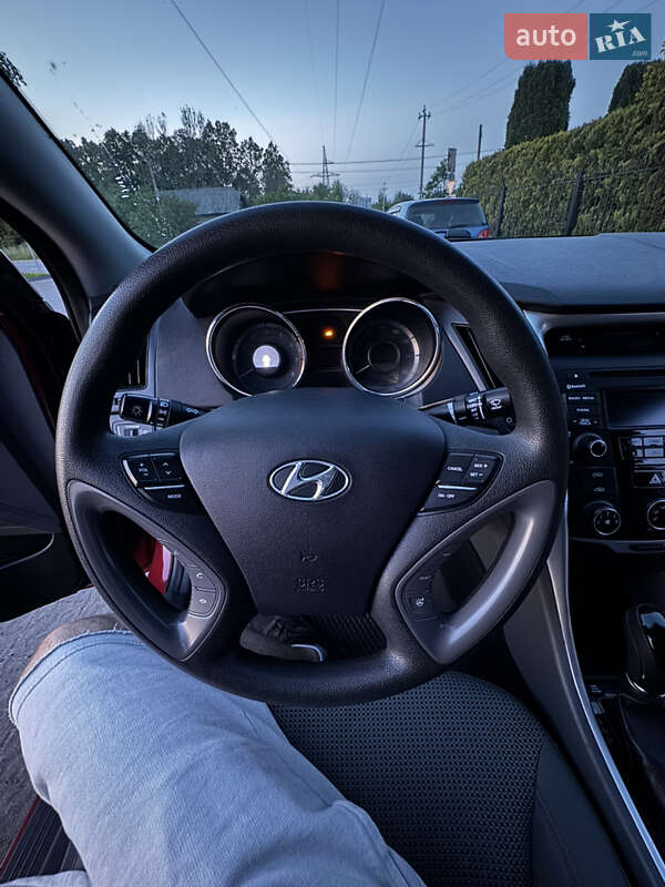 Седан Hyundai Sonata 2014 в Долині