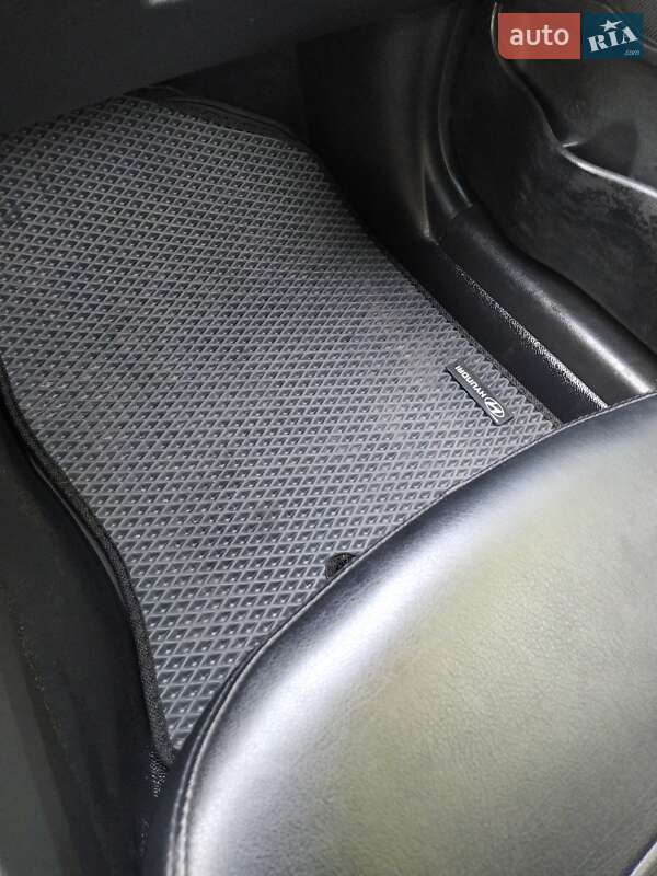 Седан Hyundai Sonata 2013 в Остроге