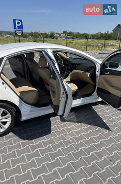 Седан Hyundai Sonata 2012 в 