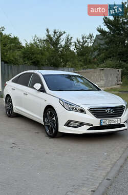 Седан Hyundai Sonata 2016 в Ужгороде