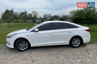 Седан Hyundai Sonata 2015 в 