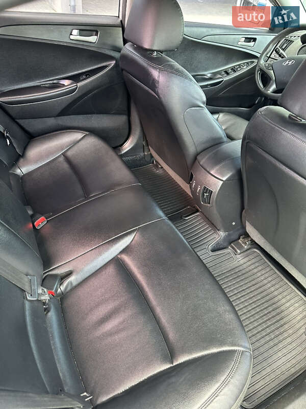 Седан Hyundai Sonata 2014 в Рівному фото 30 Седан Hyundai Sonata 2014 в Рівному