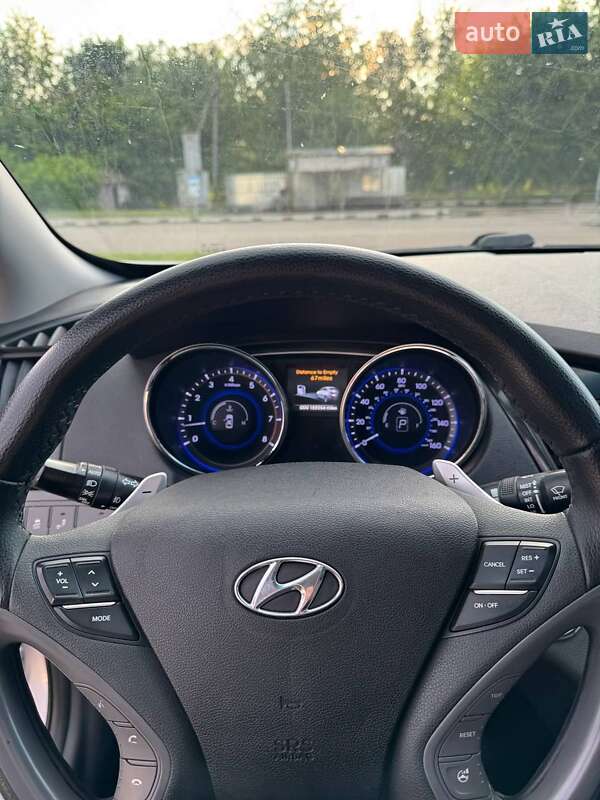 Седан Hyundai Sonata 2013 в Коростене