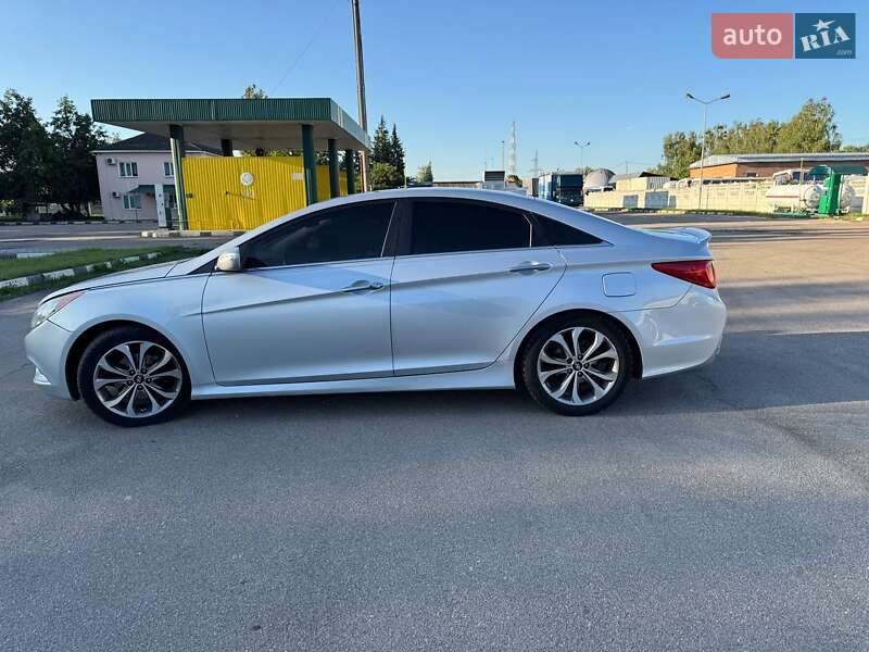 Седан Hyundai Sonata 2013 в Коростене