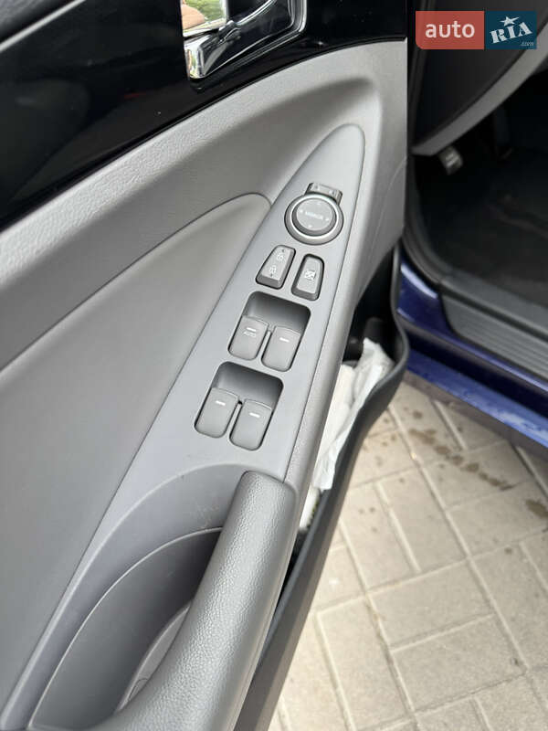 Седан Hyundai Sonata 2013 в Киеве