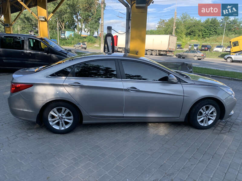 Седан Hyundai Sonata 2011 в Тернополі